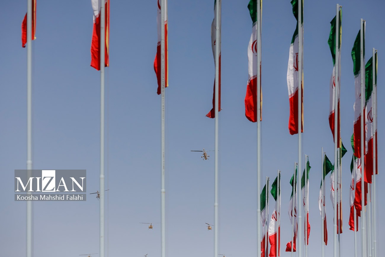 نمایش تجهیزات دفاعی ارتش در رژه ۲۹ فروردین ماه نمایش تجهیزات دفاعی ارتش در رژه ۲۹ فروردین ماه