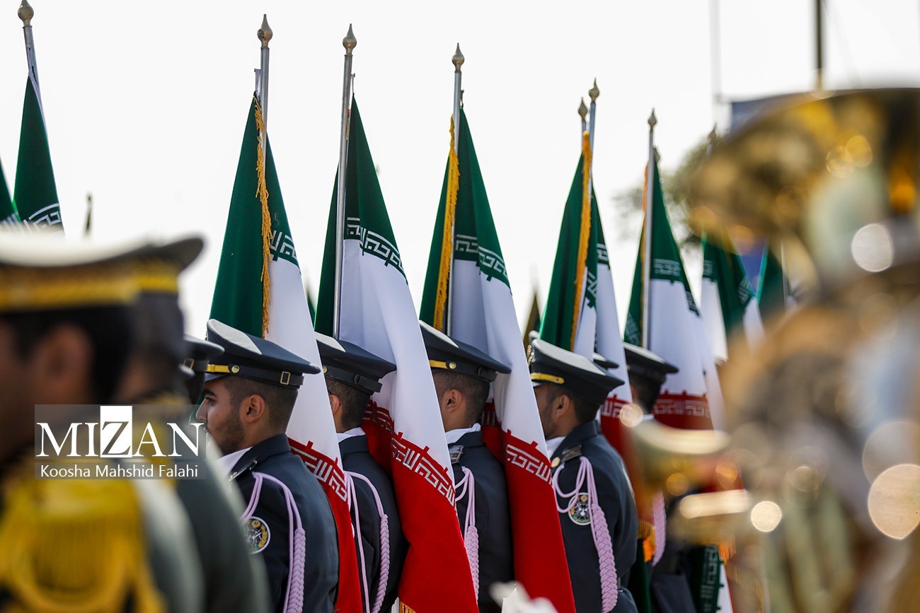 نمایش تجهیزات دفاعی ارتش در رژه ۲۹ فروردین ماه نمایش تجهیزات دفاعی ارتش در رژه ۲۹ فروردین ماه