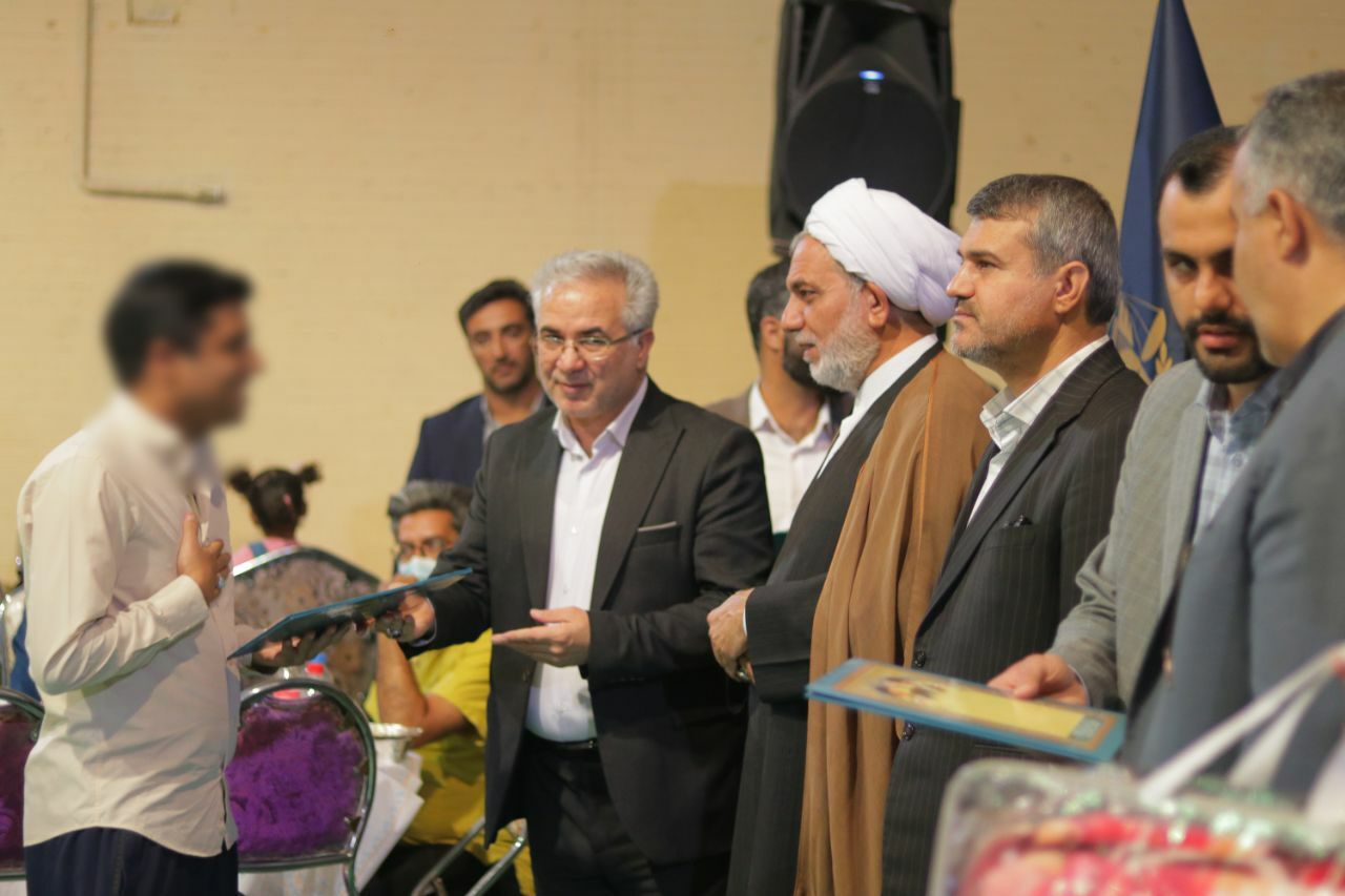 ۴ هزار مددجوی زندانهای استان کرمان با نگاه پدرانه رهبر انقلاب آزاد شدند ۴ هزار مددجوی زندانهای استان کرمان با نگاه پدرانه رهبر انقلاب آزاد شدند