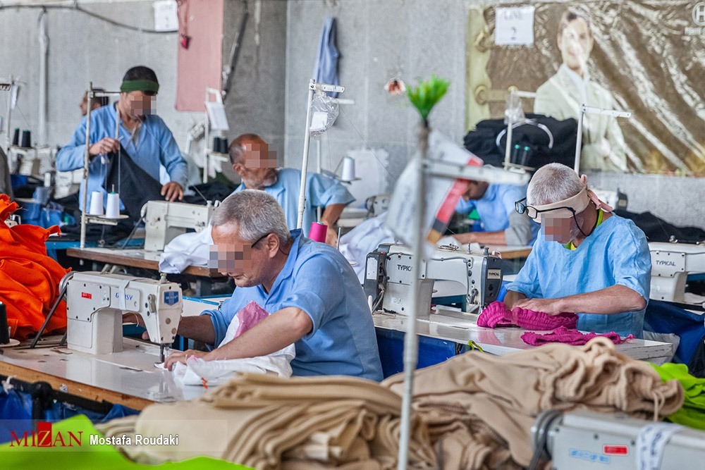 اقدامات حمایتی و آموزشی قوه قضاییه از زندانیان /اشتغال ۵۳۹ مددجو در زندان مرکزی اهواز اقدامات حمایتی و آموزشی قوه قضاییه از زندانیان /اشتغال ۵۳۹ مددجو در زندان مرکزی اهواز