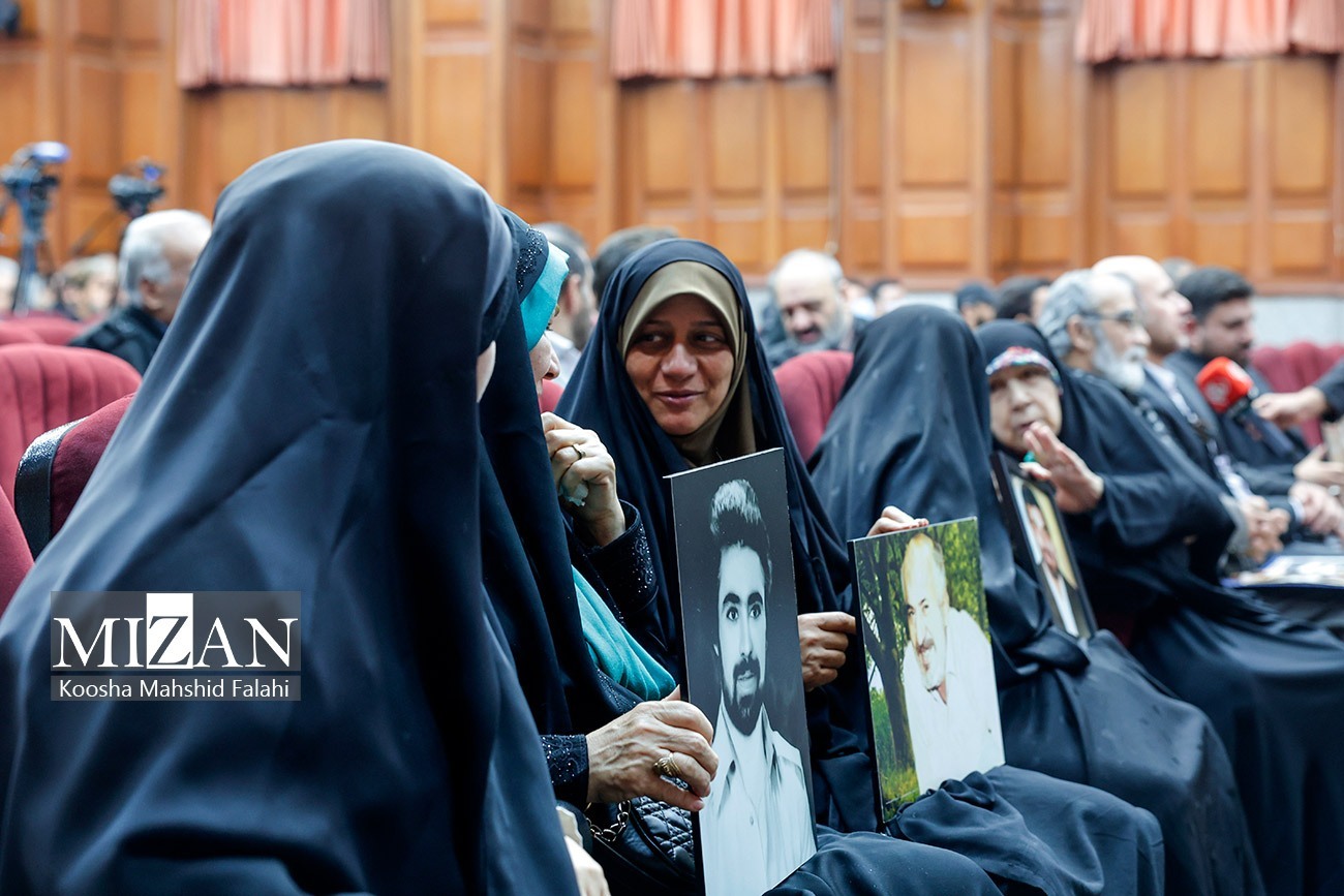 پنجمین جلسه دادگاه رسیدگی به اتهامات سرکردگان گروهک تروریستی منافقین/ هدایت تیم ترورِ امیر سپهبد علی صیاد شیرازی بر عهده چه کسی بود؟/ نماینده دادستان: دو گروه تروریستی منافقین و داعش شباهتهای بسیاری با هم دارند پنجمین جلسه دادگاه رسیدگی به اتهامات سرکردگان گروهک تروریستی منافقین/ هدایت تیم ترورِ امیر سپهبد علی صیاد شیرازی بر عهده چه کسی بود؟/ نماینده دادستان: دو گروه تروریستی منافقین و داعش شباهتهای بسیاری با هم دارند