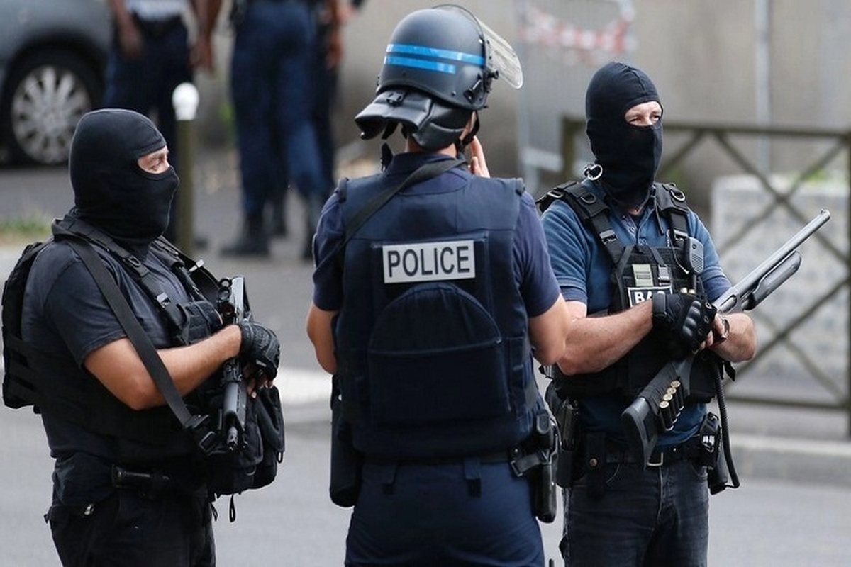 بالاترین سطح هشدار امنیتی در فرانسه؛ ۵ نفر بازداشت شدند