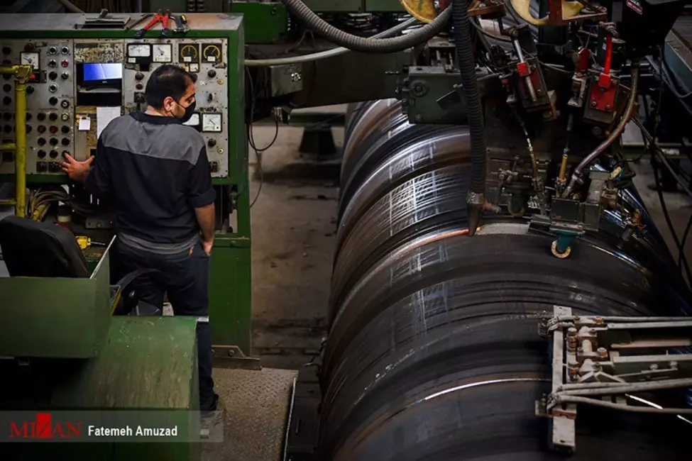 چرخهایی که دوباره میچرخد/ احیای ۱۵ واحد تولیدی و اشتغالزایی برای ۵۰۴ نفر با تلاش دادگستری استان یزد چرخهایی که دوباره میچرخد/ احیای ۱۵ واحد تولیدی و اشتغالزایی برای ۵۰۴ نفر با تلاش دادگستری استان یزد