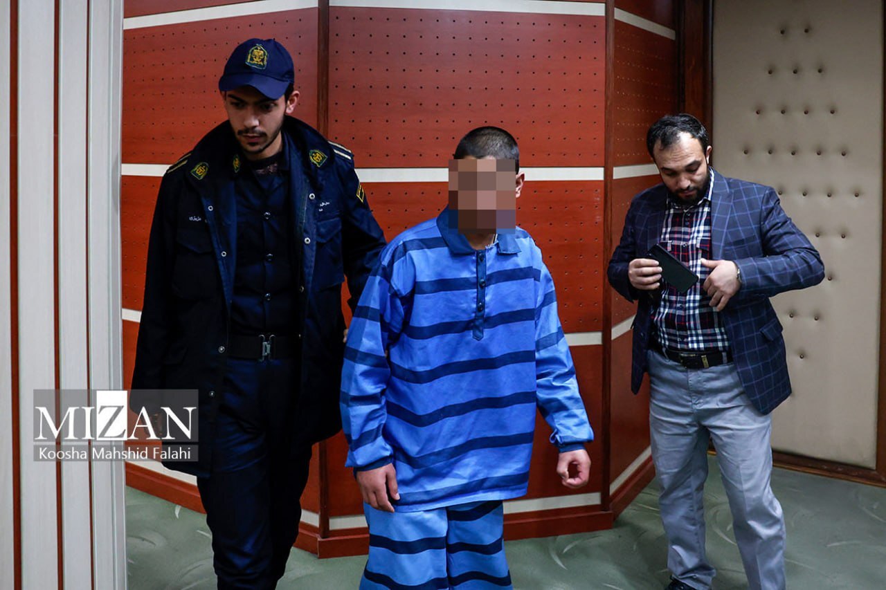 دادگاه پرونده قتل داریوش مهرجویی و همسرش پس از رسیدگی یازده ساعته به اتهامات چهار متهم به پایان رسید/ یکی از وکلای شکات: از دادگاه تقاضای صدور حکم قصاص دارم/ رئیس کل دادگستری البرز: رای در مهلت قانونی از سوی دادگاه صادر خواهد شد دادگاه پرونده قتل داریوش مهرجویی و همسرش پس از رسیدگی یازده ساعته به اتهامات چهار متهم به پایان رسید/ یکی از وکلای شکات: از دادگاه تقاضای صدور حکم قصاص دارم/ رئیس کل دادگستری البرز: رای در مهلت قانونی از سوی دادگاه صادر خواهد شد