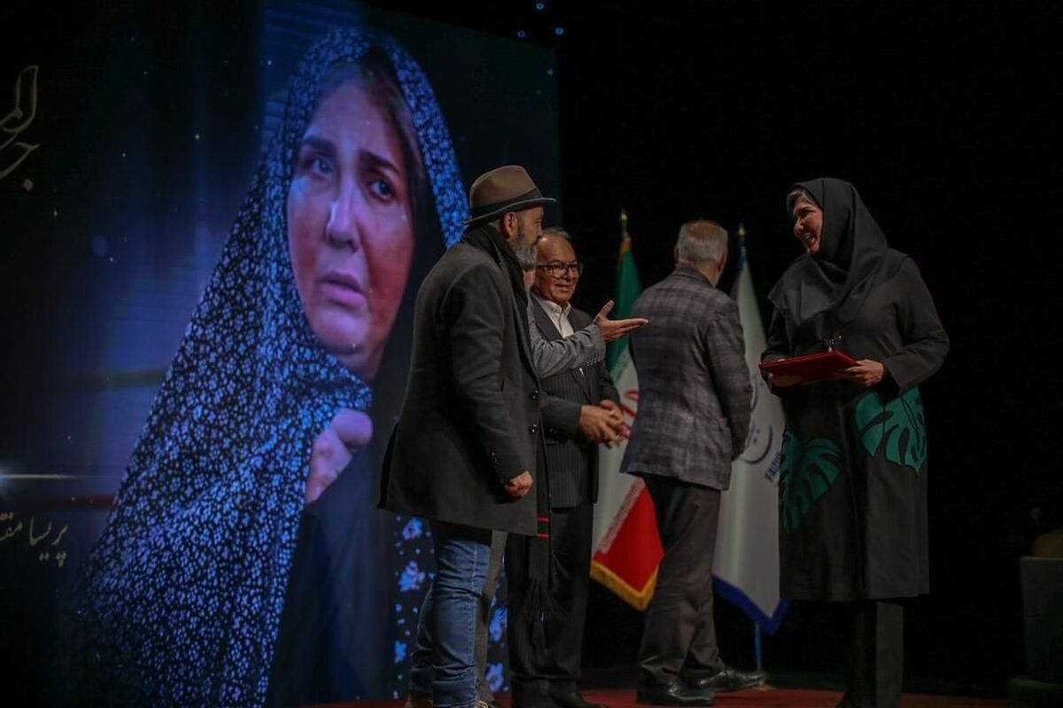 چهل‌ودومین جشنواره بین‌المللی تئاتر فجر افتتاح شد