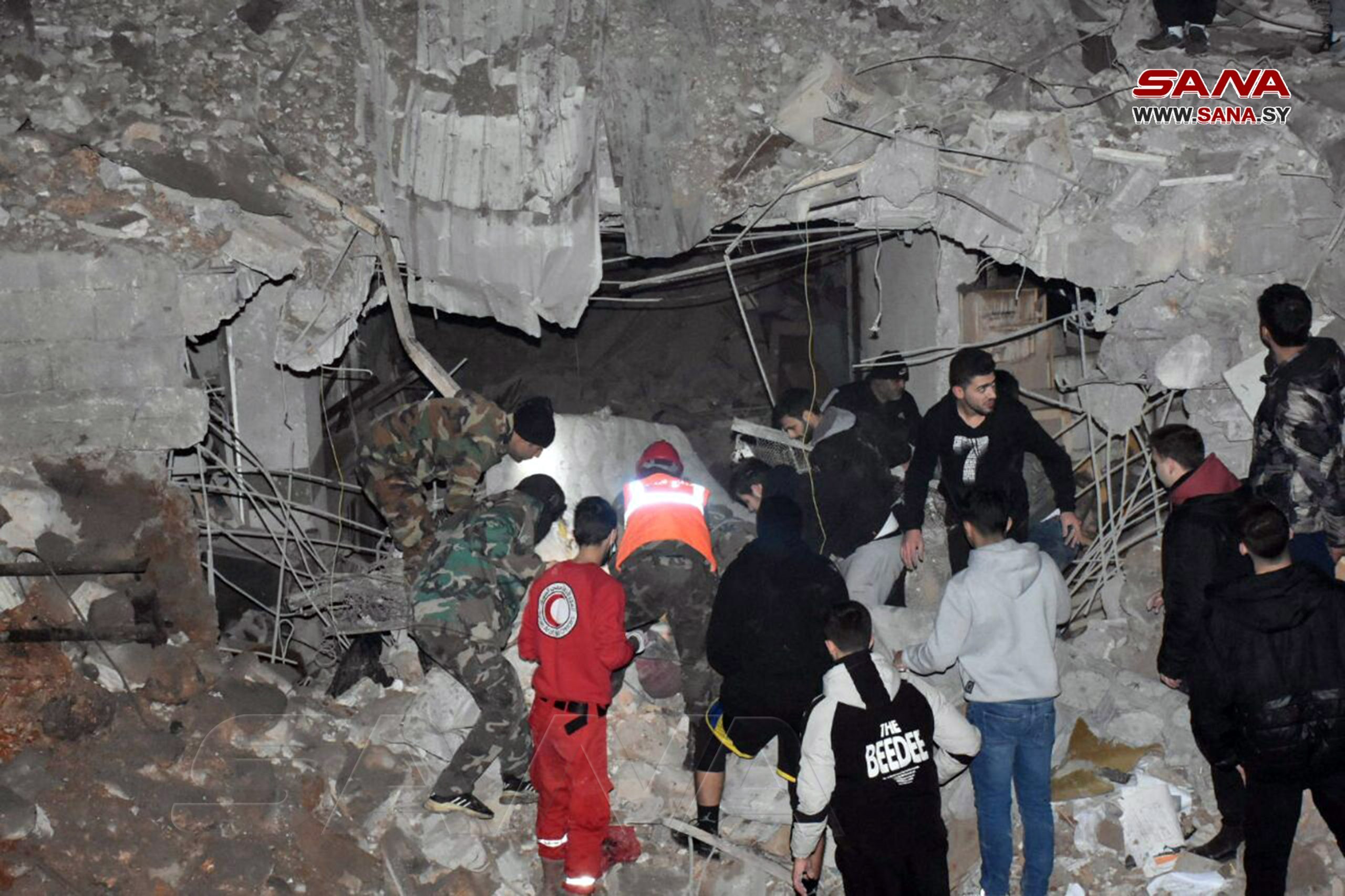 تجاوز رژیم صهیونیستی به حمص؛ پدافند سوریه اهداف متخاصم را رهگیری کرد تجاوز رژیم صهیونیستی به حمص؛ پدافند سوریه اهداف متخاصم را رهگیری کرد