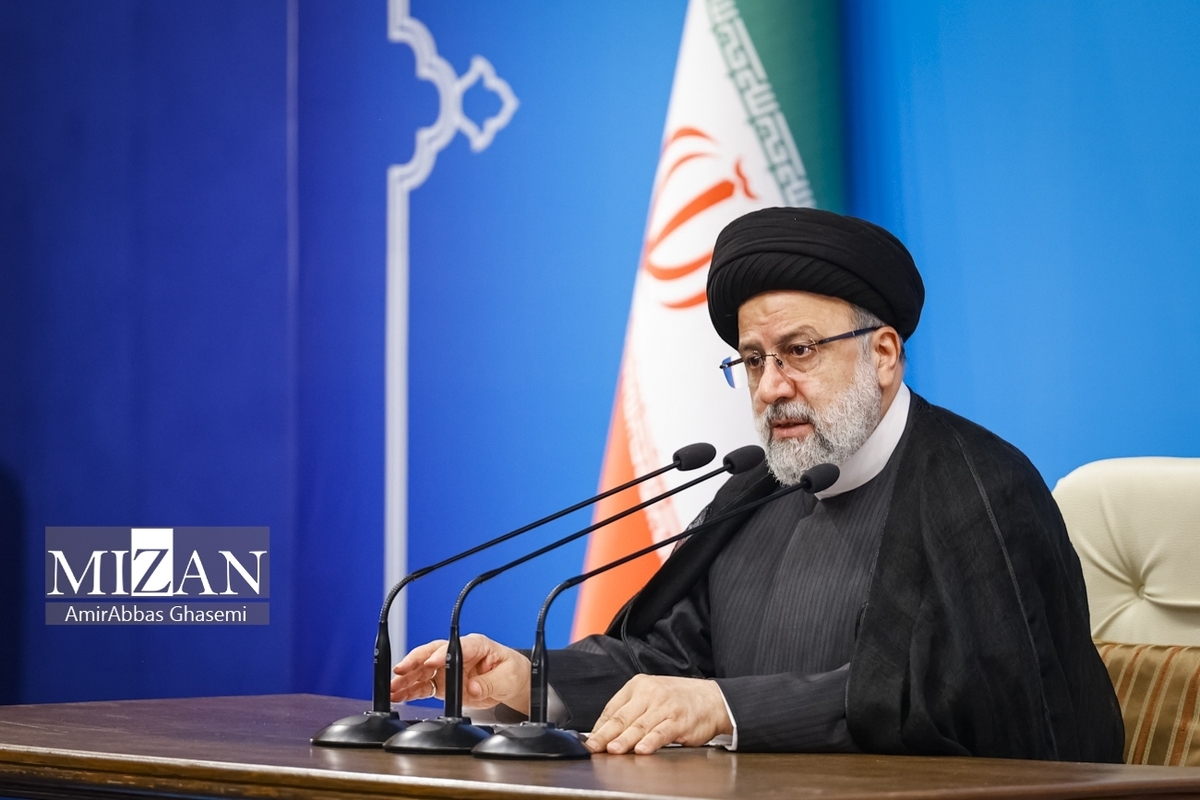 رئیس جمهور: انقلاب اسلامی همچنان ابعاد و زوایایی دارد که باید بیش از پیش مورد شناخت قرار گیرد