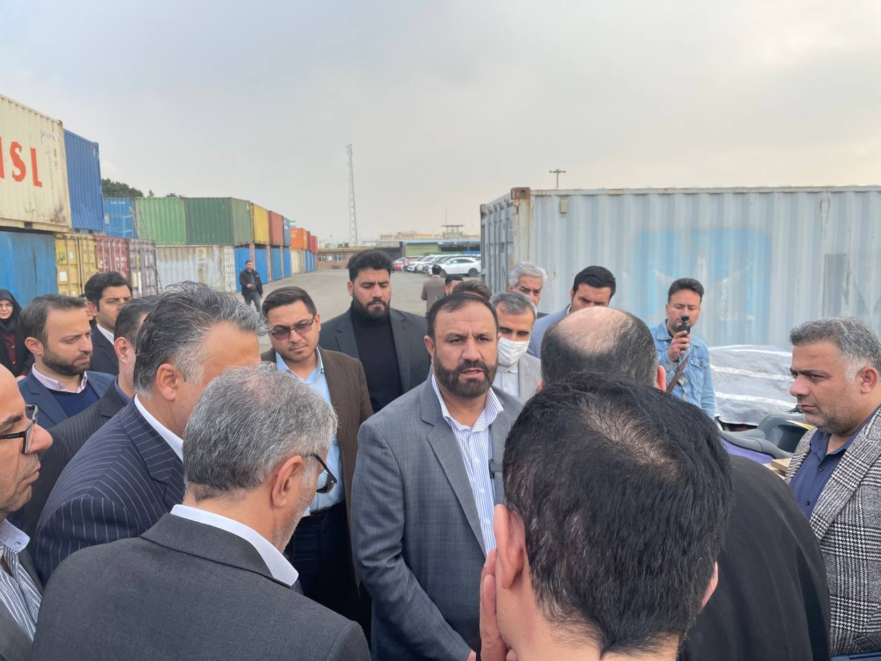 بازدید دادستان تهران از انبارهای مرکزی مدیریت جمع آوری و فروش اموال تملیکی استان تهران/ تعیین تکلیف ۱۶۲۰۰ردیف کالا به ارزش ۶۹ هزار ۳۸۰ میلیارد ریال طی ۱۱ ماه سال جاری بازدید دادستان تهران از انبارهای مرکزی مدیریت جمع آوری و فروش اموال تملیکی استان تهران/ تعیین تکلیف ۱۶۲۰۰ردیف کالا به ارزش ۶۹ هزار ۳۸۰ میلیارد ریال طی ۱۱ ماه سال جاری