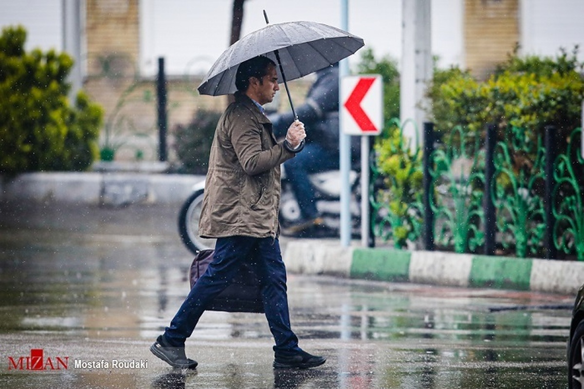 رگبار پراکنده باران همراه با رعدوبرق در بیشتر استان‌های کشور