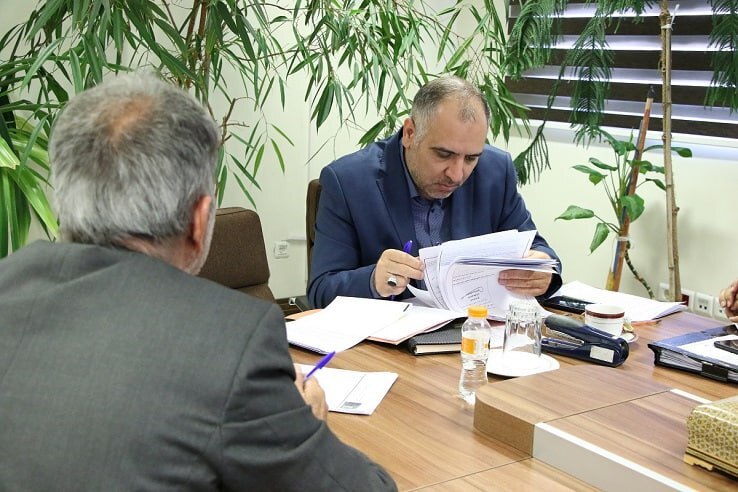 حضور رئیس حوزه ریاست دادگستری کل استان تهران در دفتر ارتباطات مردمی قوه قضاییه/ تورک: مورد به مورد این پروندهها به صورت ویژه بررسی خواهد شد حضور رئیس حوزه ریاست دادگستری کل استان تهران در دفتر ارتباطات مردمی قوه قضاییه/ تورک: مورد به مورد این پروندهها به صورت ویژه بررسی خواهد شد