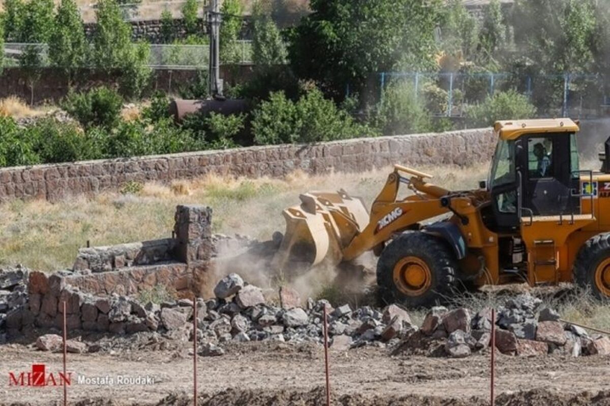 ۲۲۰ ساخت و ساز غیرمجاز به مساحت ۴۰۰ هزار متر مربع در شهرستان تنگستان قلع و قمع شد