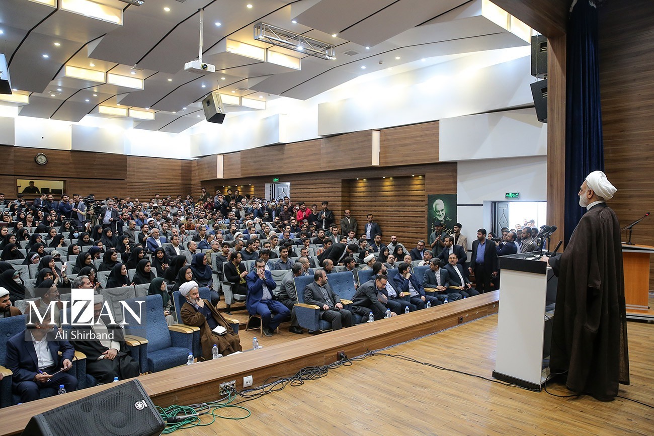چهارمین حضور رئیس قوه قضاییه در جمع دانشجویان و دانشگاهیان طی ۶ ماه اخیر / رئیس عدلیه به دانشگاه بجنورد رفت/ توصیههای مهم رئیس دستگاه قضا بر تقویت شرایط و بستر اصلاح، تربیت و بازاجتماعی شدن و اشتغال زندانیان/ مطالعه و بررسی تخصصی یک پرونده ویژه از بدو تشکیل تا مرحله صدور حکم و درخواست اعمال ماده ۴۷۷ توسط رئیس دستگاه قضا چهارمین حضور رئیس قوه قضاییه در جمع دانشجویان و دانشگاهیان طی ۶ ماه اخیر / رئیس عدلیه به دانشگاه بجنورد رفت/ توصیههای مهم رئیس دستگاه قضا بر تقویت شرایط و بستر اصلاح، تربیت و بازاجتماعی شدن و اشتغال زندانیان/ مطالعه و بررسی تخصصی یک پرونده ویژه از بدو تشکیل تا مرحله صدور حکم و درخواست اعمال ماده ۴۷۷ توسط رئیس دستگاه قضا