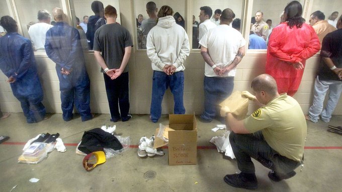 کارشناسان حقوق بشر سازمان ملل از بزرگترین سیستم زندان آمریکا بازدید میکنند/ روایتی از وضعیت «هولناک» زندانهای لس آنجلس کارشناسان حقوق بشر سازمان ملل از بزرگترین سیستم زندان آمریکا بازدید میکنند/ روایتی از وضعیت «هولناک» زندانهای لس آنجلس