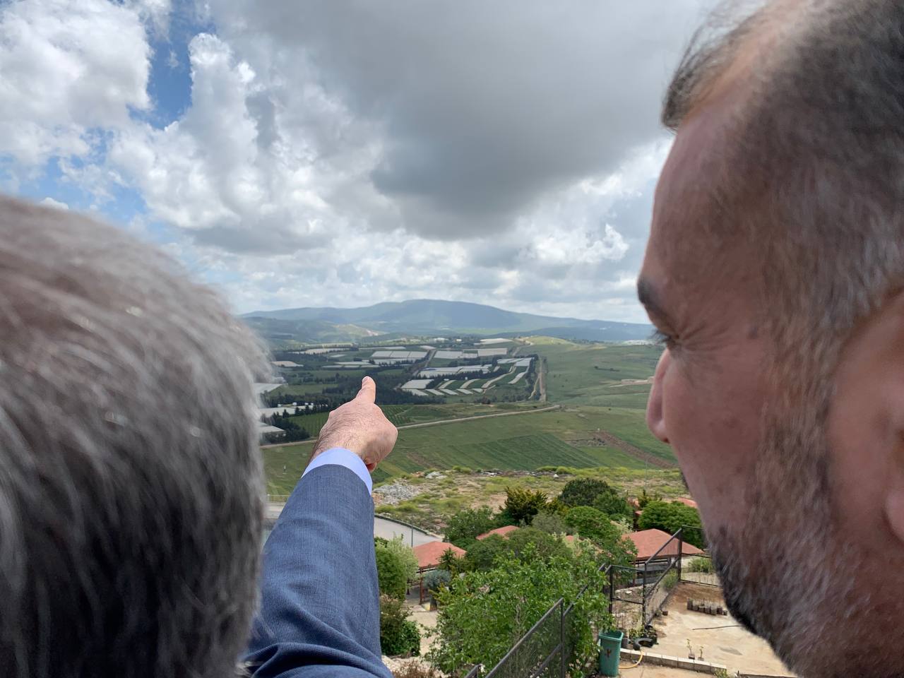 بازدید وزیر امور خارجه از مرز لبنان و فلسطین اشغالی/ تاکید امیرعبداللهیان بر حمایت ایران از مقاومت لبنان و فلسطین بازدید وزیر امور خارجه از مرز لبنان و فلسطین اشغالی/ تاکید امیرعبداللهیان بر حمایت ایران از مقاومت لبنان و فلسطین