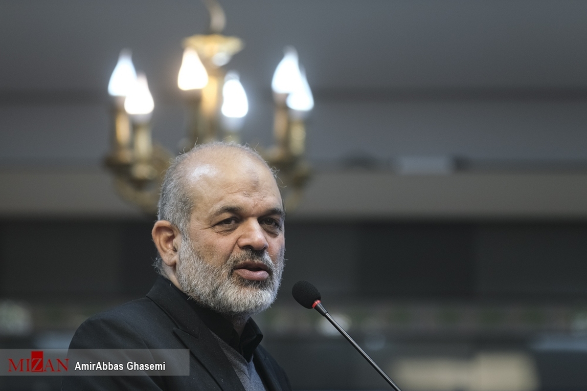 تماس‌های تلفنی وزیر کشور با استاندار اصفهان در پی جاری شدن سیل