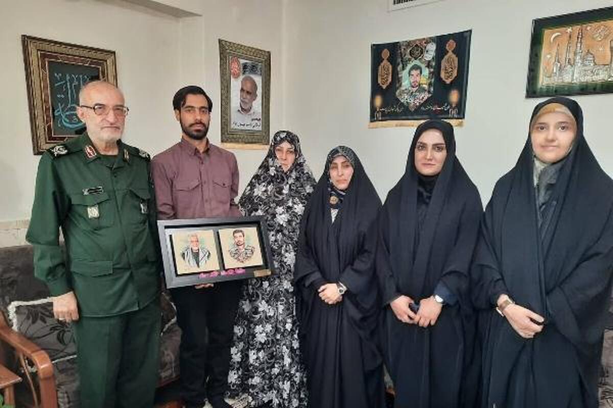 دیدار جانشین مدیر عامل موزه ملی انقلاب اسلامی و دفاع مقدس با خانواده شهید مصطفی مهدوی نژاد