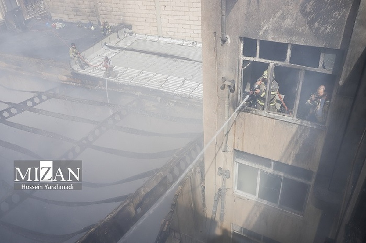 آتش‌سوزی یک ساختمان ۴ طبقه در محله مرتضی‌گرد تهران