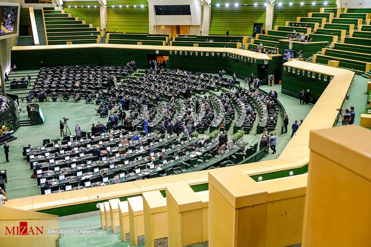 دولت و مجلس موظف به حمایت از منابع انسانی صنعت نفت هستند