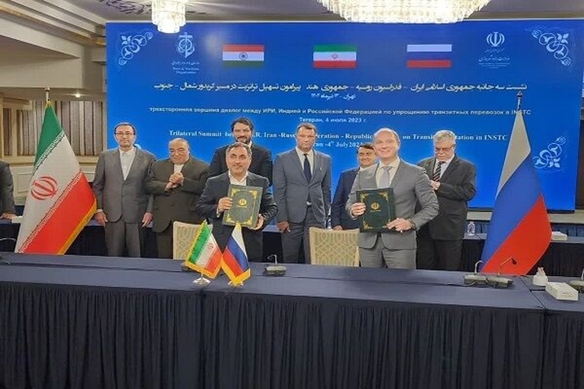 قرارداد اجرایی راه‌آهن رشت_ آستارا توسط نمایندگان ایران و روسیه به امضا رسید