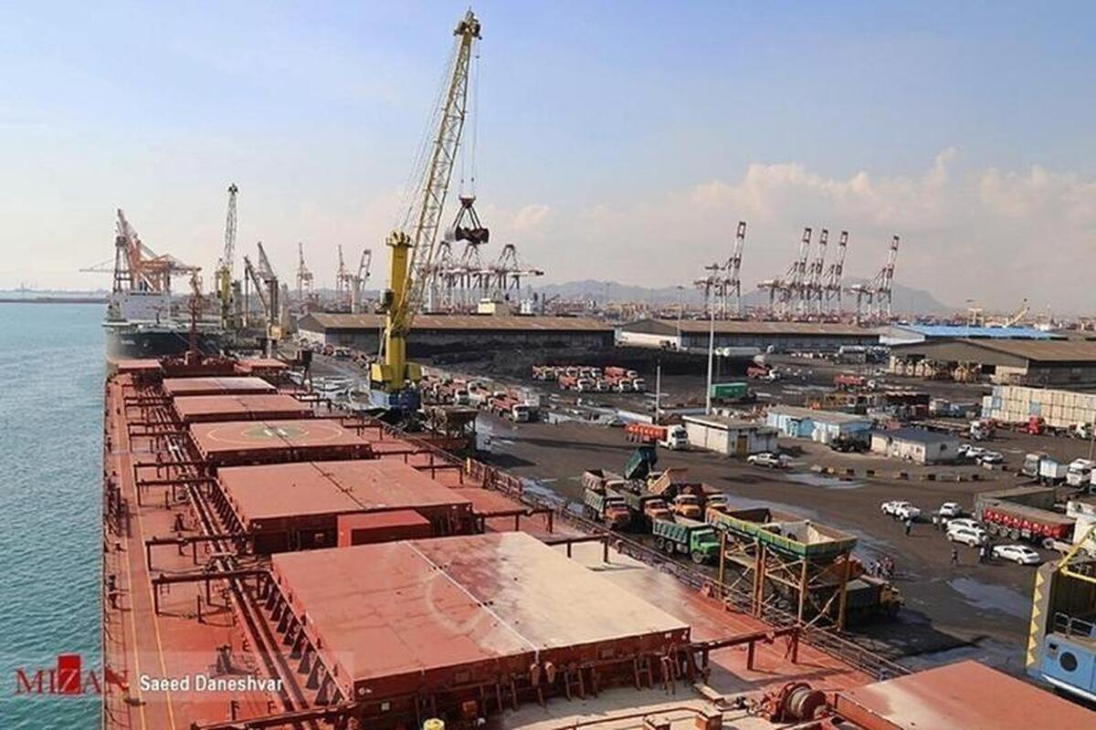 سالانه ۱۳۰ هزار فروند کشتی از بنادر ایران تردد می‌کنند