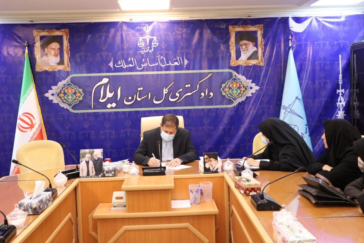 رئیس کل دادگستری استان ایلام به مشکلات حقوقی ۷۴ نفر از مراجعین رسیدگی کرد