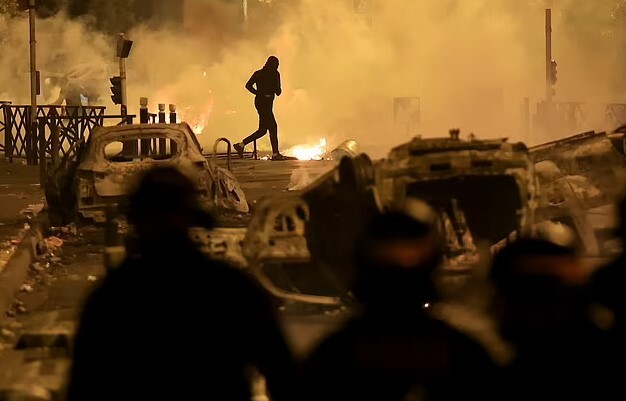 فرانسه تحت تاثیر ناآرامیها/ مکرون در مراسم باستیل هو شد فرانسه تحت تاثیر ناآرامیها/ مکرون در مراسم باستیل هو شد