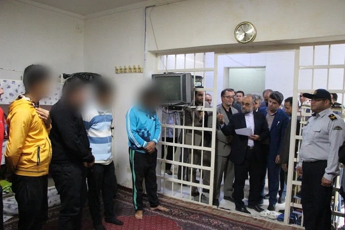 دادستان اردبیل از ندامتگاه مرکزی استان به منظور بررسی وضعیت نگهداری مددجویان بازدید کرد