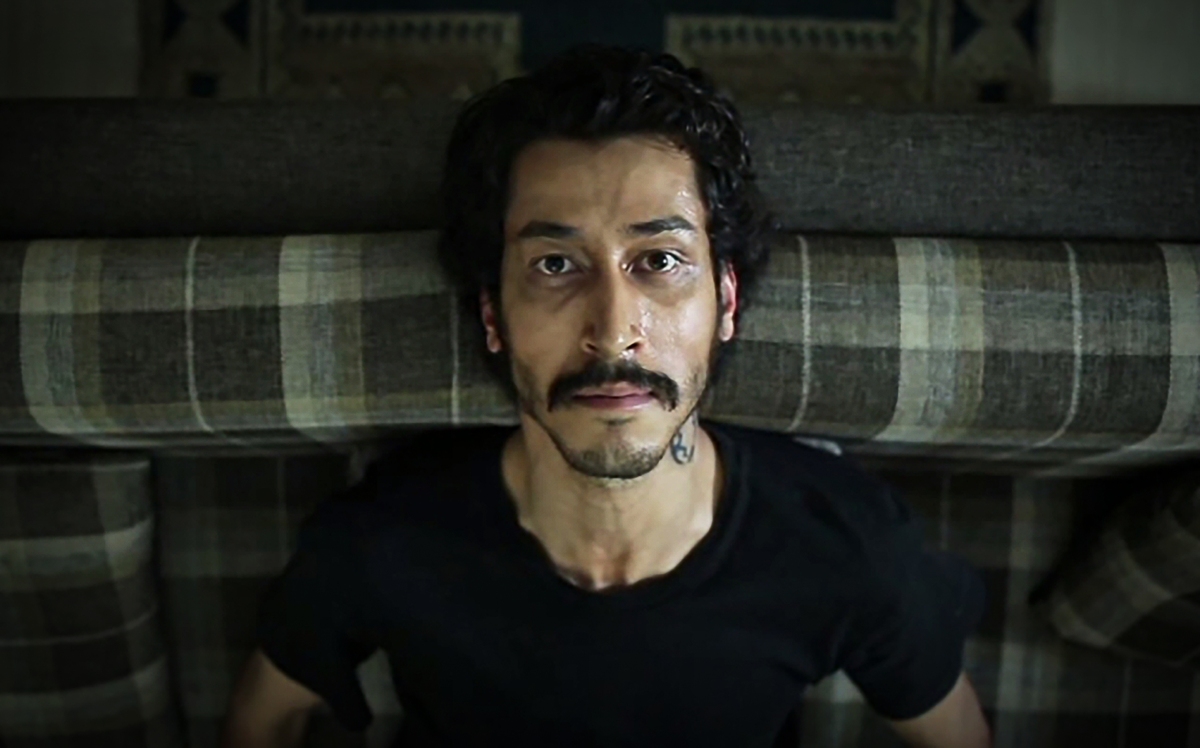 نمایش فیلمی بعد از ۱۰ سال/ «ته آسفالت» طنزی سیاه با بهرام افشاری 