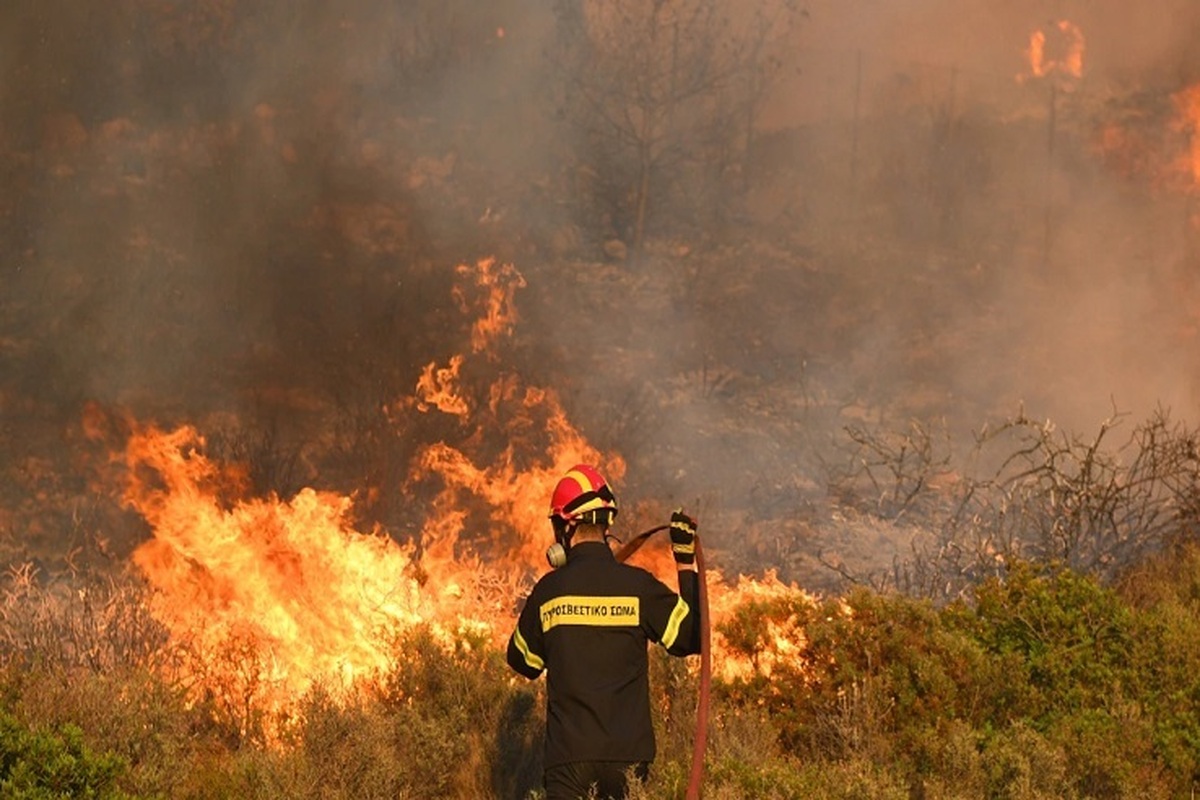 هشدار سازمان ملل درباره موج گرما/آتش سوزی در یونان ادامه دارد