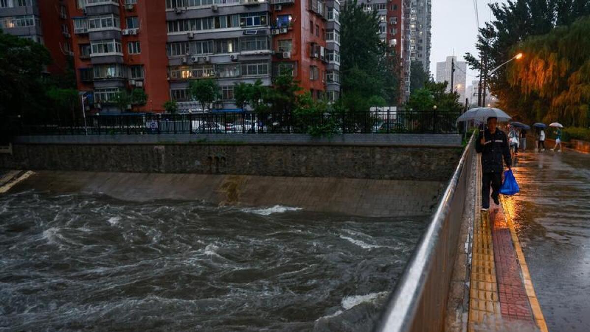 ۱۱ کشته و شماری مفقود بر اثر سیل در پایتخت چین ۱۱ کشته و شماری مفقود بر اثر سیل در پایتخت چین