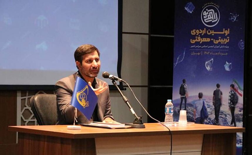 کلاس درس سخنگوی شورای نگهبان با اعضای انجمن اسلامی دانشآموزان کلاس درس سخنگوی شورای نگهبان با اعضای انجمن اسلامی دانشآموزان