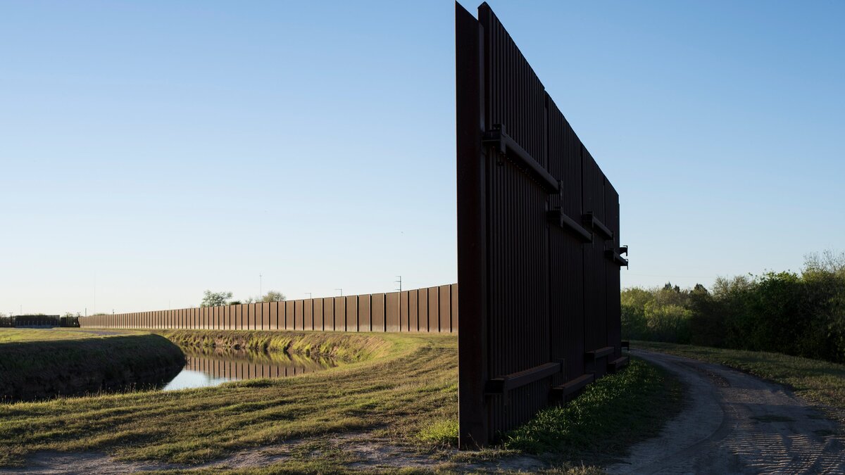 استاندارد‌های دوگانه مرزی آمریکا؛ مرگبار برای مهاجران و سودآور برای قاچاقچیان