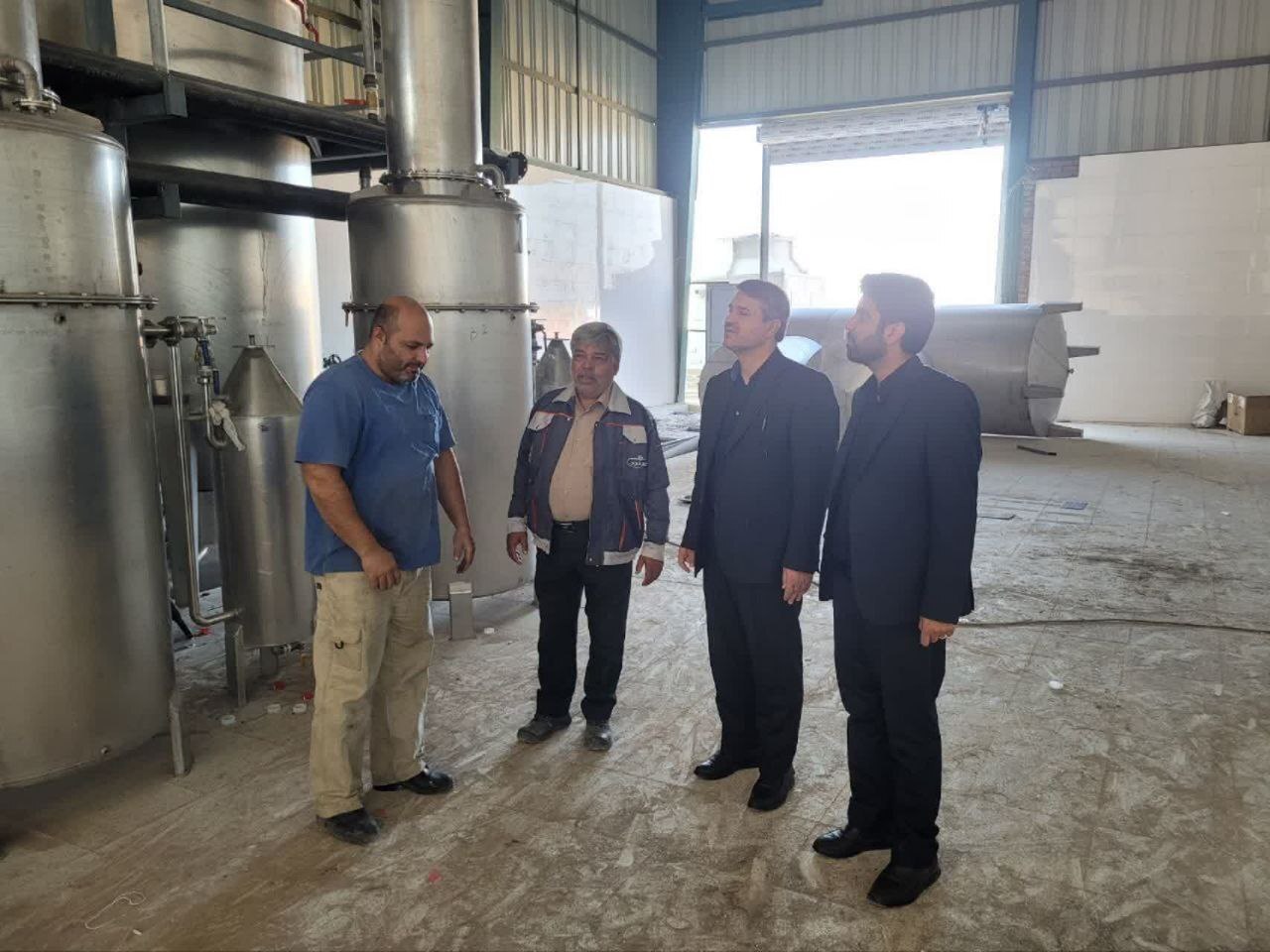 دادستان مرکز استان کرمان مشکلات کارخانه تولید گیاهان دارویی رابر را بررسی کرد/مذاکره با استانداری جهت رفع مشکل تأمین سوخت کارخانه آسفالت شهرداری رابر دادستان مرکز استان کرمان مشکلات کارخانه تولید گیاهان دارویی رابر را بررسی کرد/مذاکره با استانداری جهت رفع مشکل تأمین سوخت کارخانه آسفالت شهرداری رابر