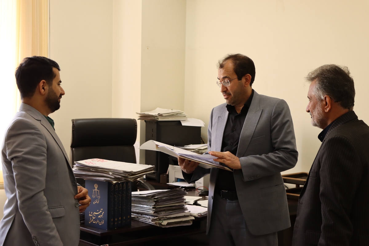 رئیس کل دادگستری خوزستان از شعب دادگاه کیفری یک استان بازدید کرد