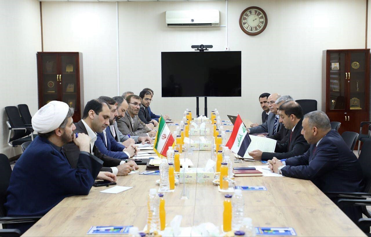 توافقات قوای قضائیه ایران و عراق برای مقابله با گروههای تروریستی در جریان سفر غریبآبادی به بغداد/ تحویل ۳۸ درخواست استرداد اعضای گروهکهای تروریستی به رئیس شورایعالی قضایی عراق توافقات قوای قضائیه ایران و عراق برای مقابله با گروههای تروریستی در جریان سفر غریبآبادی به بغداد/ تحویل ۳۸ درخواست استرداد اعضای گروهکهای تروریستی به رئیس شورایعالی قضایی عراق