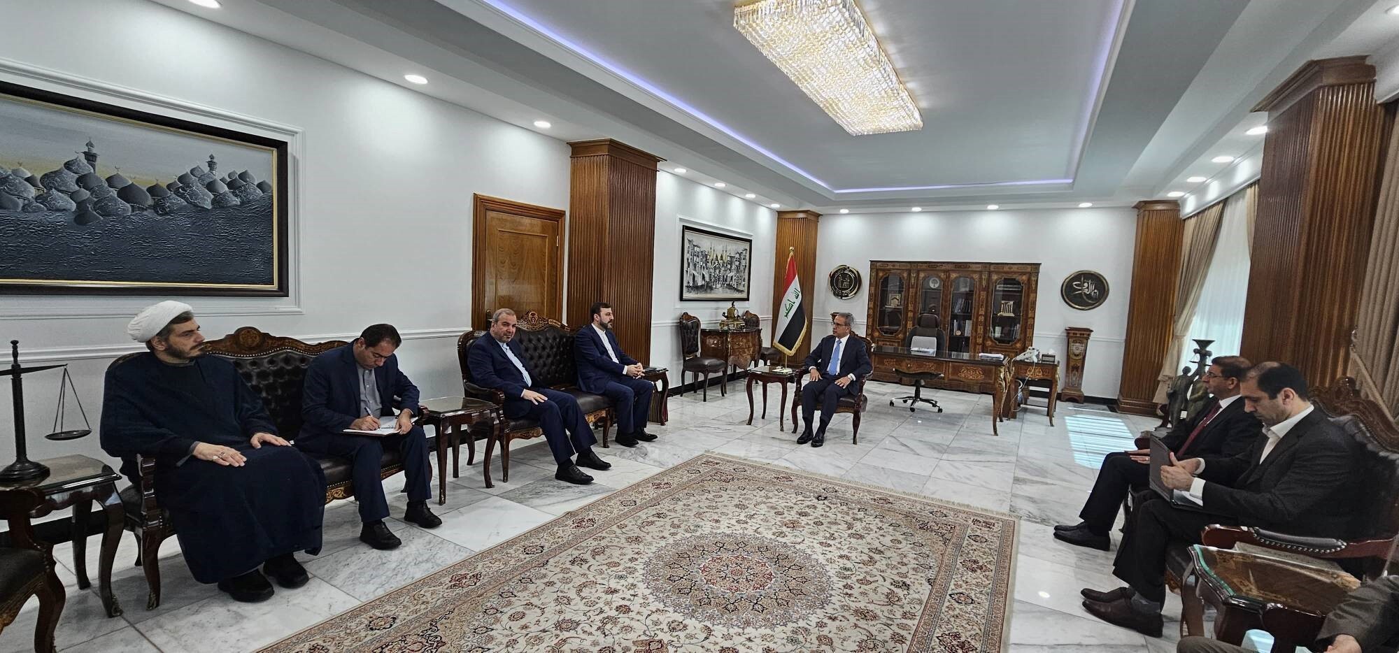 توافقات قوای قضائیه ایران و عراق برای مقابله با گروههای تروریستی در جریان سفر غریبآبادی به بغداد/ تحویل ۳۸ درخواست استرداد اعضای گروهکهای تروریستی به رئیس شورایعالی قضایی عراق توافقات قوای قضائیه ایران و عراق برای مقابله با گروههای تروریستی در جریان سفر غریبآبادی به بغداد/ تحویل ۳۸ درخواست استرداد اعضای گروهکهای تروریستی به رئیس شورایعالی قضایی عراق