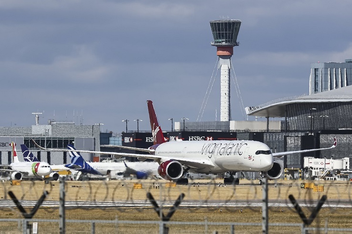 اختلال در ترافیک هوایی انگلیس و تاخیر گسترده پرواز‌ها در سراسر اروپا
