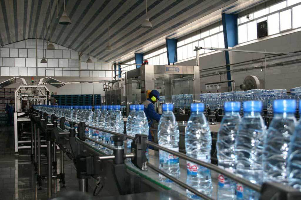 اذعان تولیدکنندگان به حمایت و کارگشایی دستگاه قضا برای تولید/ با همت دادگستری استان فارس جلوگیری از رکود و بیکاری بیش از ۳ هزار و ۷۰۰ نیروی کار فعال و کمک به رفع مشکل حیاتی کارخانه «آب معدنی سپدان» ممکن شد/// اتونشر شنبه اذعان تولیدکنندگان به حمایت و کارگشایی دستگاه قضا برای تولید/ با همت دادگستری استان فارس جلوگیری از رکود و بیکاری بیش از ۳ هزار و ۷۰۰ نیروی کار فعال و کمک به رفع مشکل حیاتی کارخانه «آب معدنی سپدان» ممکن شد/// اتونشر شنبه