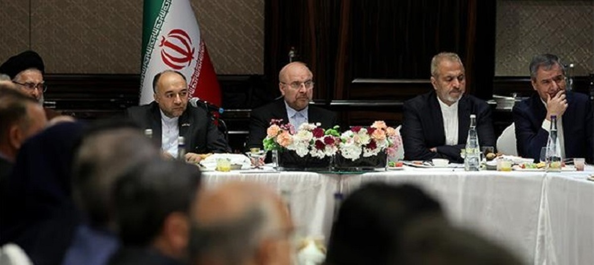 رئیس مجلس با تجار و فعالان اقتصادی و مسئولان نهاد‌های ایرانی در امارات دیدار کرد