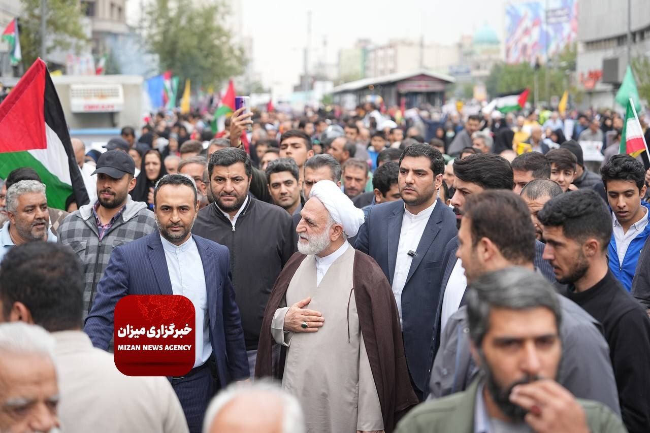 راهپیمایی محکومیت جنایتهای رژیم صهیونیستی در تهران و شهرستانهای کشور راهپیمایی محکومیت جنایتهای رژیم صهیونیستی در تهران و شهرستانهای کشور