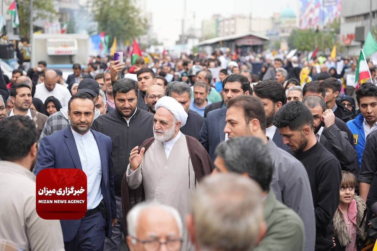 راهپیمایی محکومیت جنایتهای رژیم صهیونیستی در تهران و شهرستانهای کشور راهپیمایی محکومیت جنایتهای رژیم صهیونیستی در تهران و شهرستانهای کشور