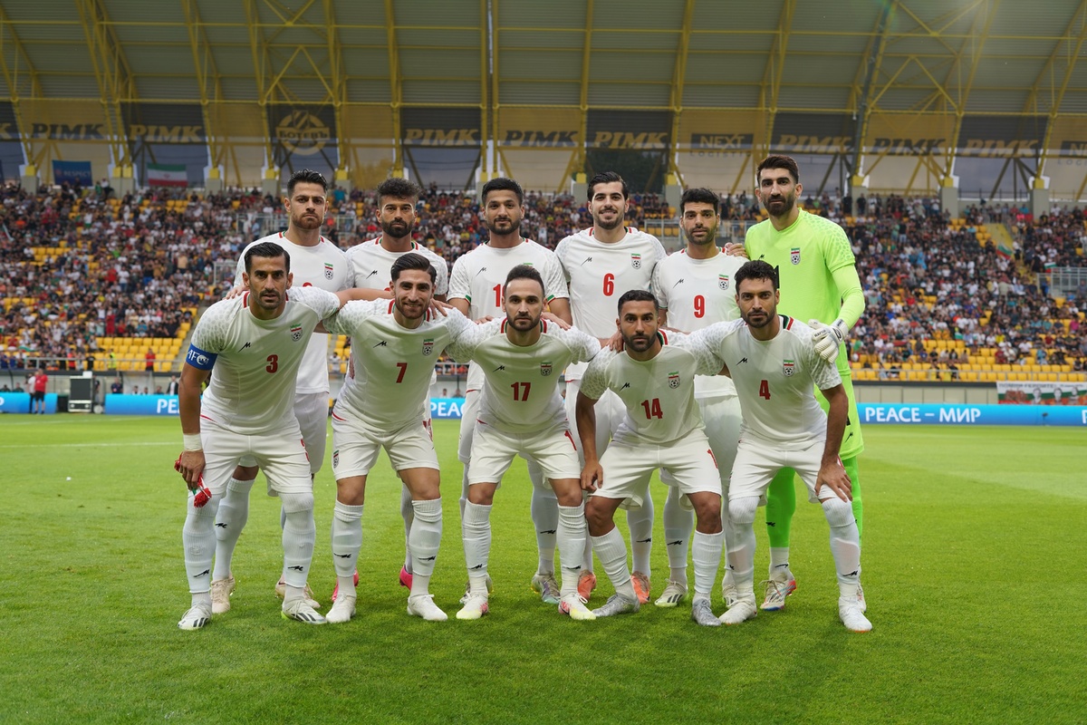 قضاوت داور عربستانی در بازی ایران - قطر/ شاگردان قلعه‌نویی با پیراهن سفید در فینال