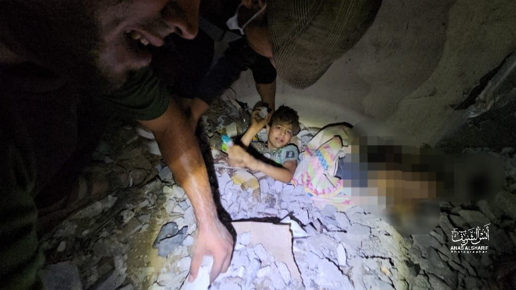 تداوم حملات رژیم صهیونیستی به نوار غزه/احتمال بازگشایی گذرگاه رفح/ ۳ هزار و ۵۴۷ فلسطینی شهید و ۱۳ هزار و ۳۶۵ نفر دیگر مجروح شدند تداوم حملات رژیم صهیونیستی به نوار غزه/احتمال بازگشایی گذرگاه رفح/ ۳ هزار و ۵۴۷ فلسطینی شهید و ۱۳ هزار و ۳۶۵ نفر دیگر مجروح شدند