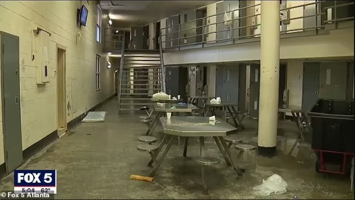 برنامهریزی برای ساخت بزرگترین زندان تاریخ آمریکا؛ سیطره کلان زندانها بر سیستم قضایی برنامهریزی برای ساخت بزرگترین زندان تاریخ آمریکا؛ سیطره کلان زندانها بر سیستم قضایی