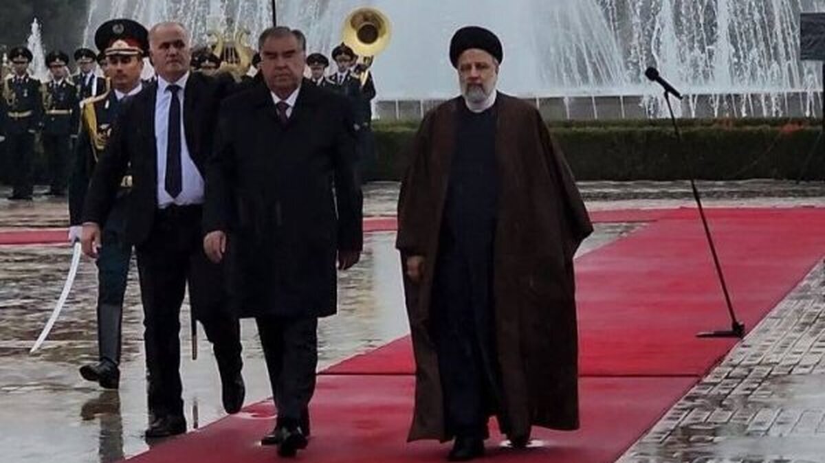 استقبال رسمی امامعلی رحمان از آیت‌الله رئیسی در قصر ملت تاجیکستان