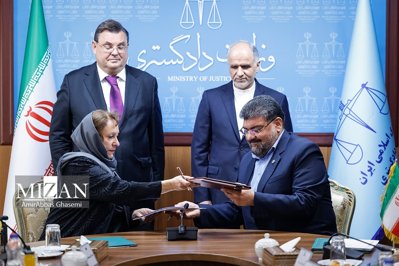وزیر دادگستری: روابط حقوقی و قضایی ایران و روسیه در سطح بالایی قرار دارد وزیر دادگستری: روابط حقوقی و قضایی ایران و روسیه در سطح بالایی قرار دارد