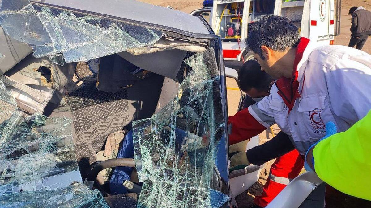 تصادف زنجیره‌ای چهار خودرو در آذربایجان غربی جان ۲ نفر را گرفت
