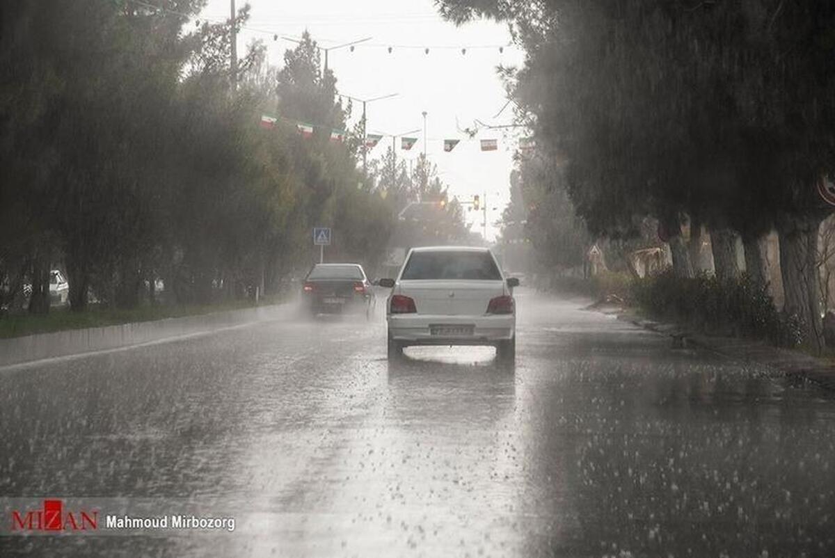 بارش باران و وزش باد شدید در بیشتر استان‌ها
