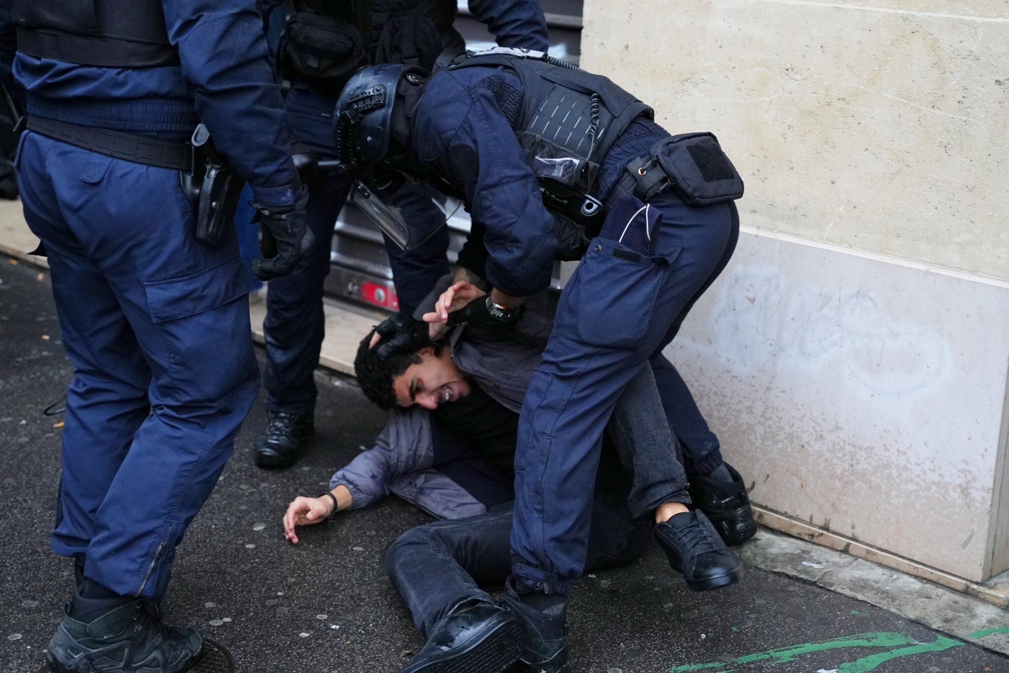 خشونت پلیس علیه اعتراضات حامی فلسطین در کشورهای غربی خشونت پلیس علیه اعتراضات حامی فلسطین در کشورهای غربی