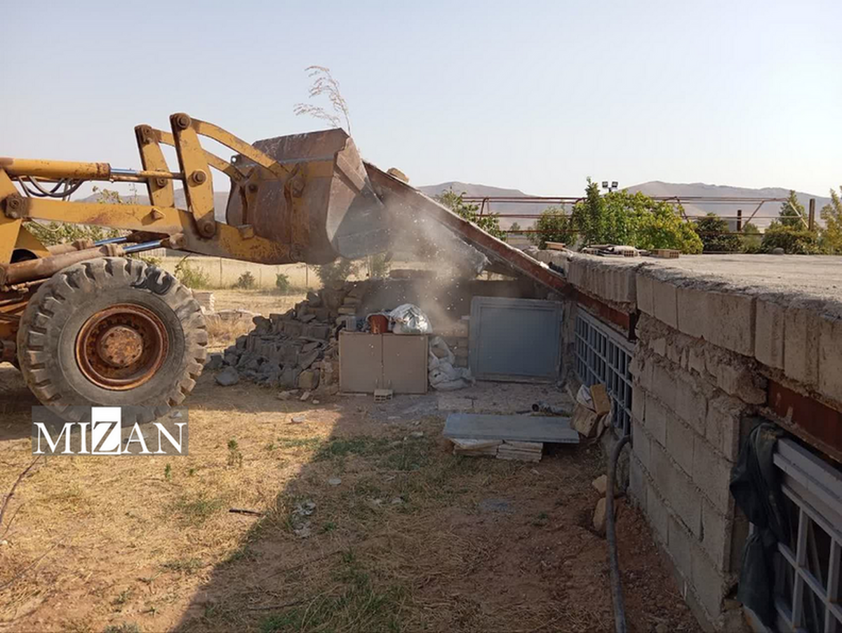 اقدامات دستگاه قضایی استان لرستان برای مقابله با تغییر کاربری اراضی/۱۸۰ حلقه چاه غیرمجاز پر و مسلوب‌المنفعه شد/ جلوگیری از تغییر کاربری ۹۲ هکتار از اراضی کشاورزی استان